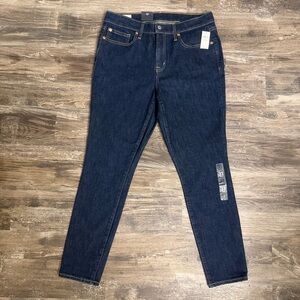 NWT GAP Women’s True Skinny Mid- Rise Stretch Dark Blue Jeans Size 31 / 12R
